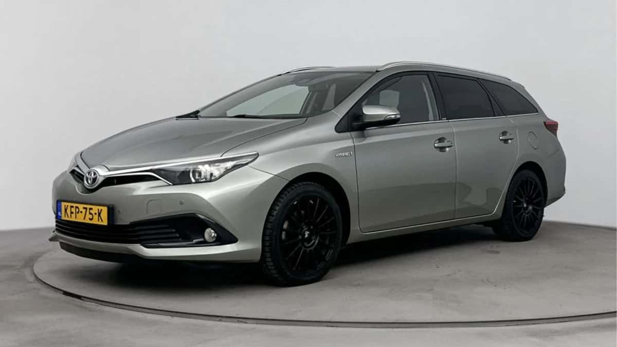 Toyota Auris (2017) — foto 1
