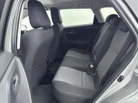 Toyota Auris (2017) thumbnail 17