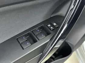 Toyota Auris (2017) thumbnail 22