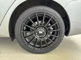 Toyota Auris (2017) thumbnail 23