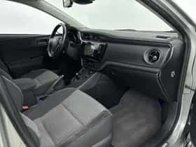 Toyota Auris (2017) thumbnail 6