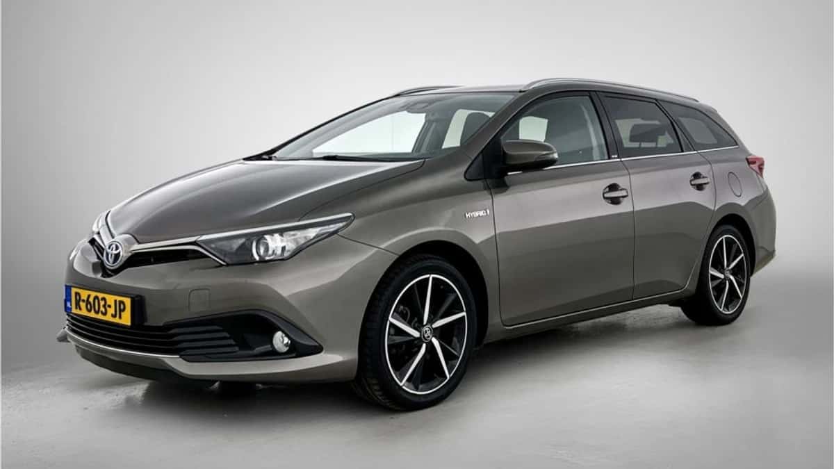 Toyota Auris (2018) — foto 1
