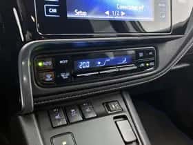 Toyota Auris (2018) thumbnail 9