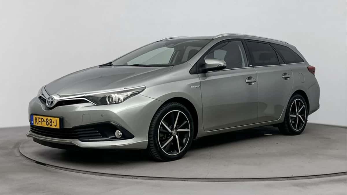 Toyota Auris (2017) — foto 1