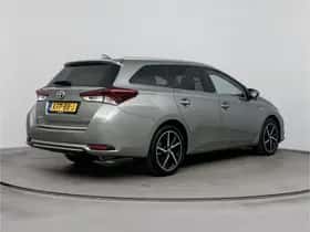 Toyota Auris (2017) thumbnail 2