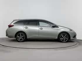 Toyota Auris (2017) thumbnail 12