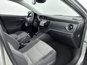Toyota Auris (2017) thumbnail 6