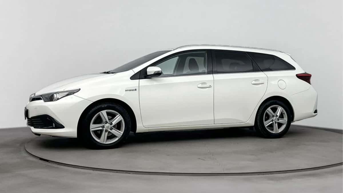 Toyota Auris (2019) — foto 1