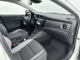 Toyota Auris (2019) thumbnail 6