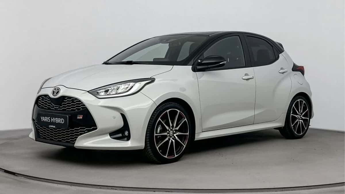 Toyota Yaris (2023) — foto 1