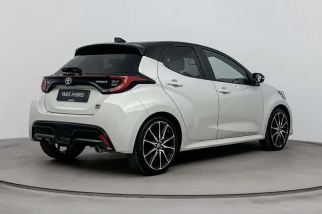 Toyota Yaris (2023) thumbnail 2