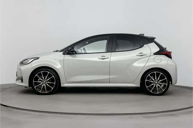 Toyota Yaris (2023) thumbnail 3