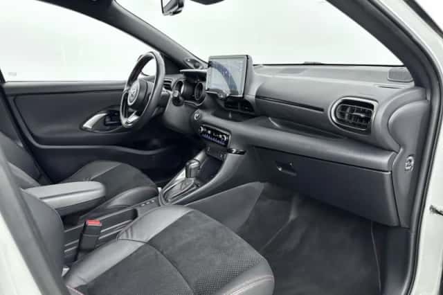 Toyota Yaris (2023) thumbnail 6