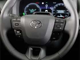 Toyota C-HR (2026) thumbnail 9