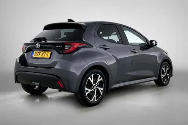 Toyota Yaris (2025) thumbnail 2