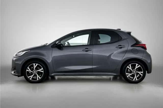 Toyota Yaris (2025) thumbnail 3