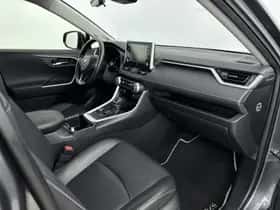 Toyota RAV4 (2022) thumbnail 6