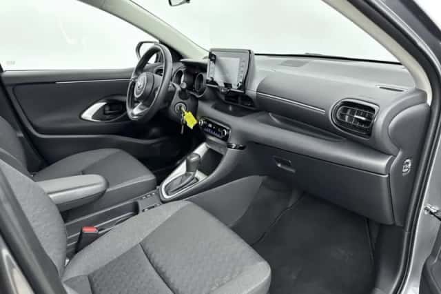 Toyota Yaris (2023) thumbnail 6