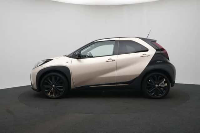 Toyota Aygo (2023) thumbnail 3