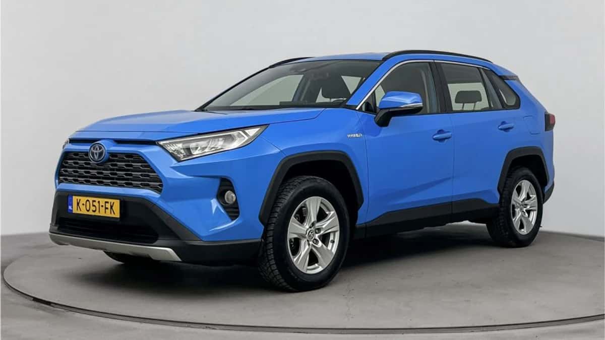 Toyota RAV4 (2021) — foto 1