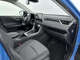 Toyota RAV4 (2021) thumbnail 6