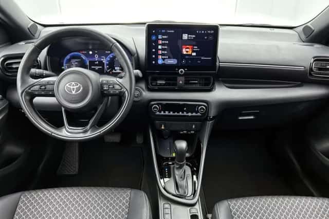 Toyota Yaris (2025) thumbnail 4