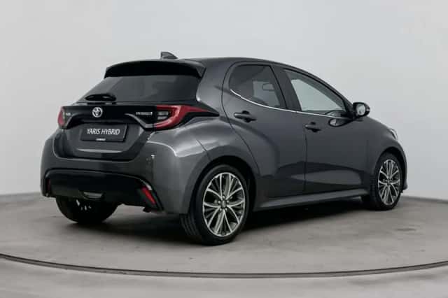 Toyota Yaris (2022) thumbnail 2