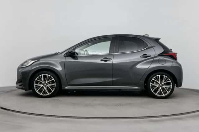 Toyota Yaris (2022) thumbnail 3