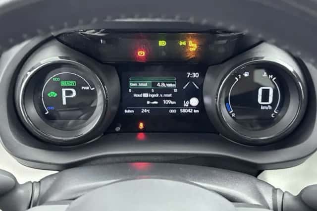 Toyota Yaris (2022) thumbnail 5