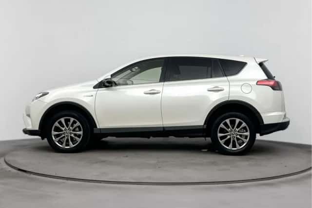 Toyota RAV4 (2016) thumbnail 3