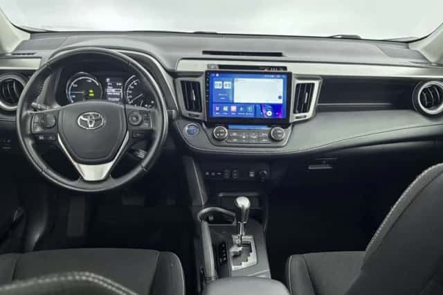 Toyota RAV4 (2016) thumbnail 4
