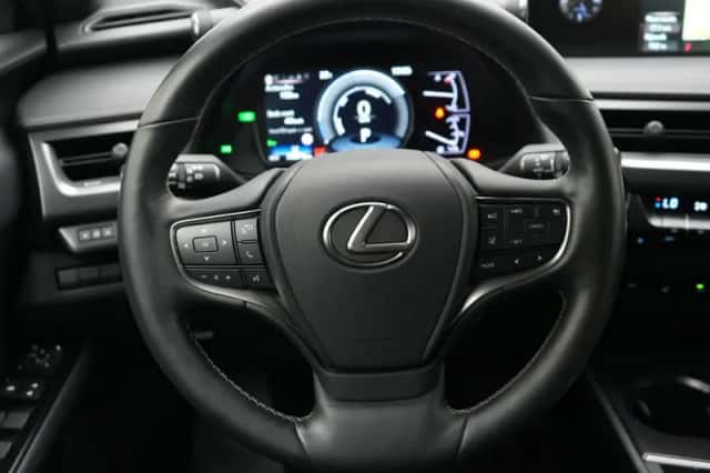 Lexus UX (2020) thumbnail 5