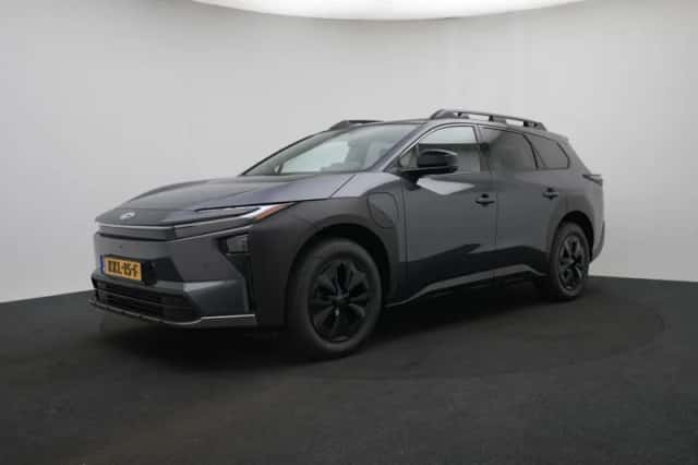 Toyota bZ4X (2026) thumbnail 1