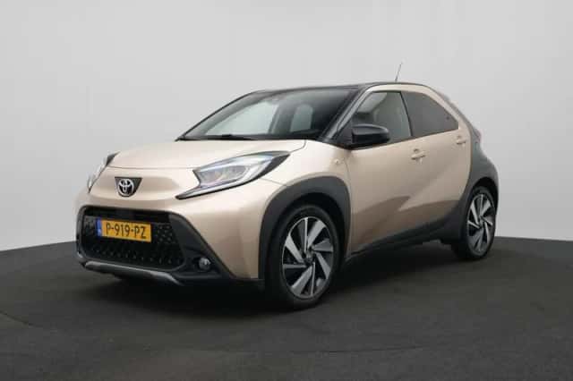 Toyota Aygo (2022) thumbnail 1
