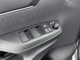 Toyota Yaris_Cross (2024) thumbnail 22