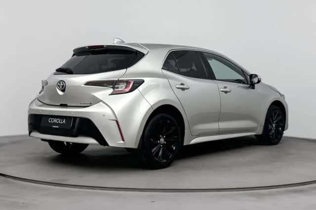 Toyota Corolla (2022) thumbnail 2