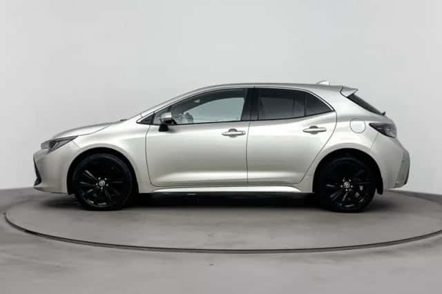 Toyota Corolla (2022) thumbnail 4