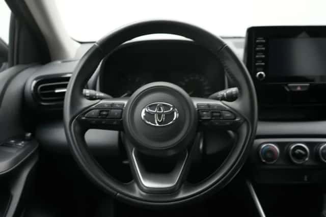Toyota Yaris (2021) thumbnail 5