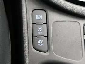 Toyota Yaris (2023) thumbnail 25