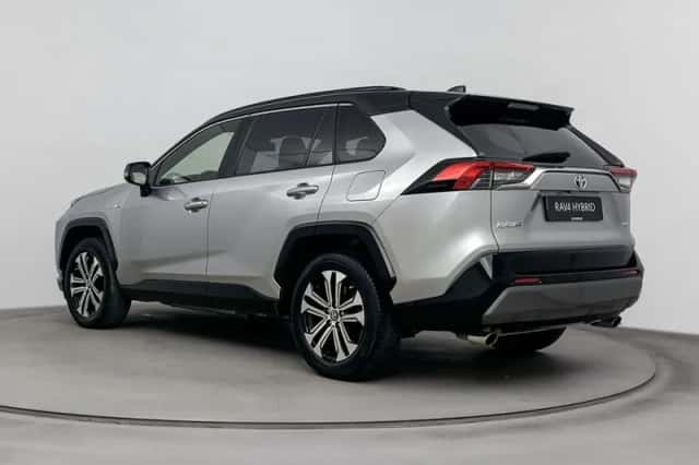 Toyota RAV4 (2020) thumbnail 6