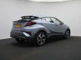Toyota C-HR (2023) thumbnail 2