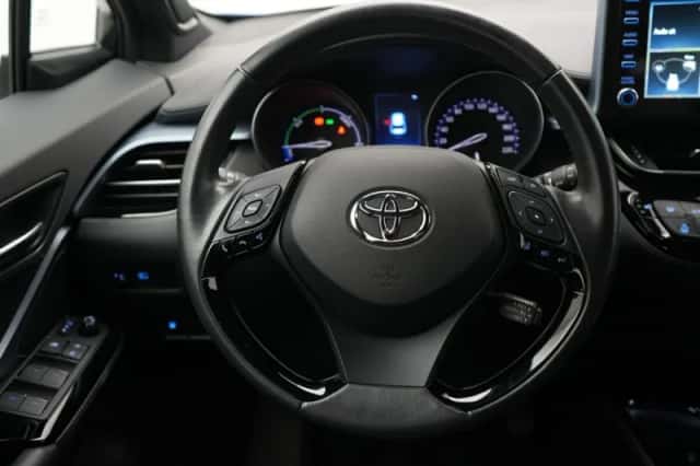 Toyota C-HR (2020) thumbnail 5