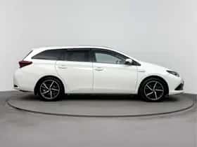 Toyota Auris (2018) thumbnail 11