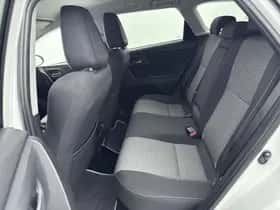 Toyota Auris (2018) thumbnail 16