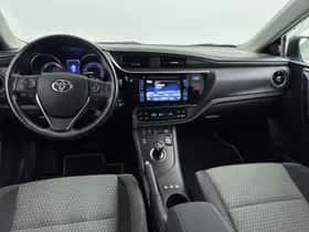 Toyota Auris (2018) thumbnail 4