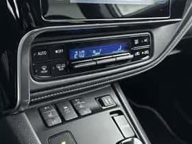 Toyota Auris (2018) thumbnail 9