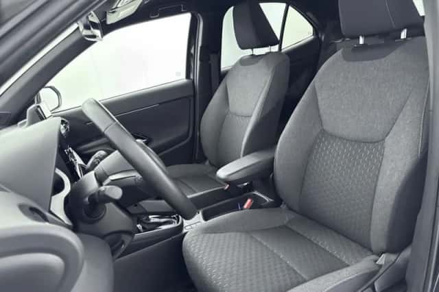 Toyota Yaris Cross (2024) thumbnail 4