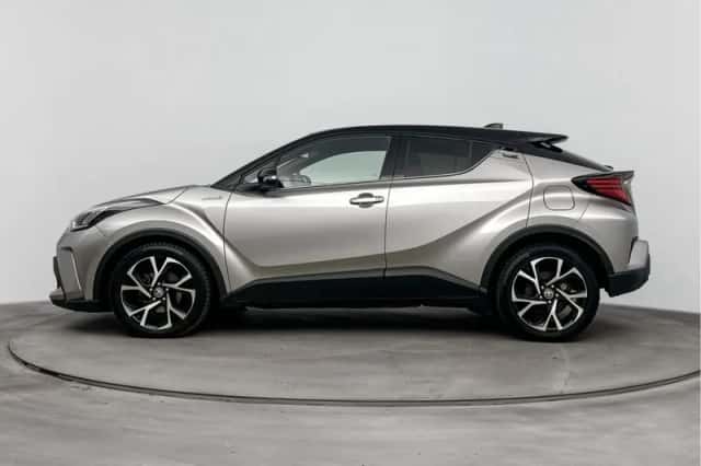 Toyota C-HR (2022) thumbnail 3