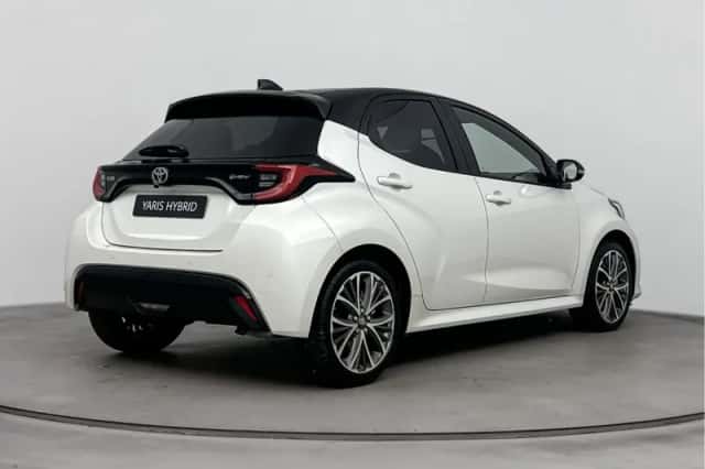 Toyota Yaris (2024) thumbnail 2