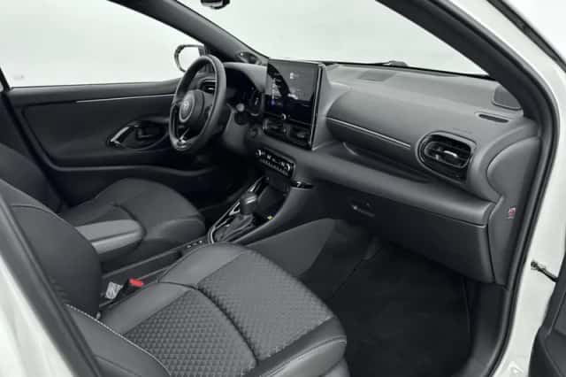 Toyota Yaris (2024) thumbnail 6